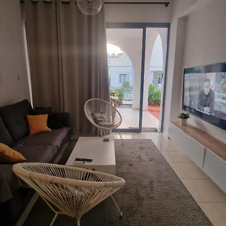 Blue Pearl With Pool In Kato