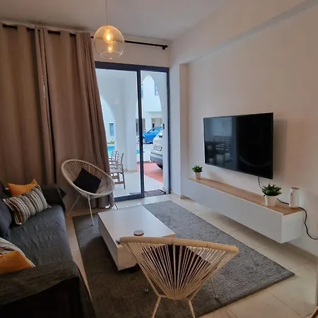 Appartement Blue Pearl With Pool In Kato Paphos