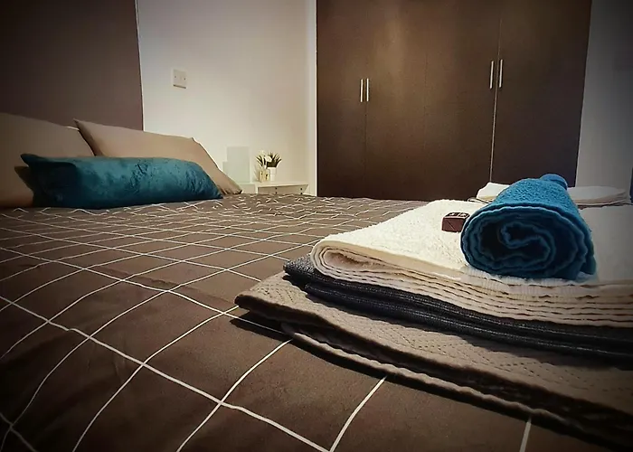 Blue Pearl With Pool In Kato Paphos