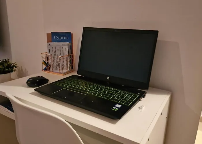 Blue Pearl With Pool In Kato Paphos