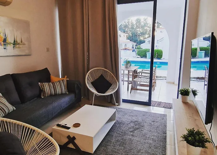 Blue Pearl With Pool In Kato Apartmán Paphos