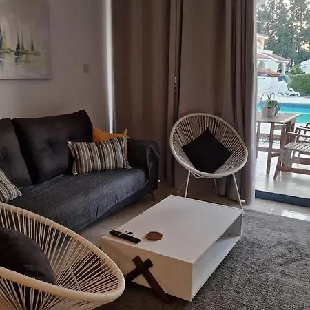 Blue Pearl With Pool In Kato *